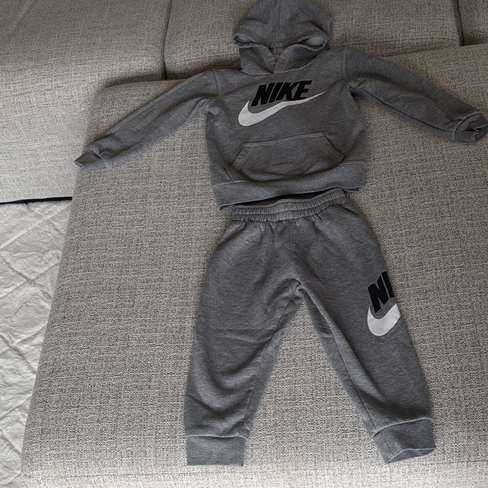 Nike Kids Gray Sweatpants & Hoodie Set